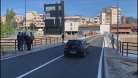 Пуснаха движението по нов мост в Митровица