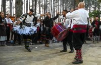 Международен фестивал на фолклорната носия в Жеравна (СНИМКИ)