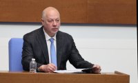 Изслушаха премиера Желязков заради проблема със самолета на Фон дер Лайен