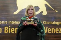Легендарната актриса Ким Новак получи "Златен лъв" на кинофестивала във Венеция