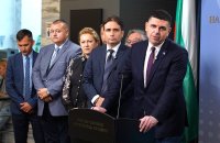 "Той гледа на изток": "Да, България" искат оставката на Атанас Зафиров