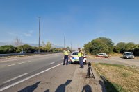 Засилен контрол по пътищата в страната, спират камионите по магистралите