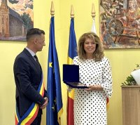 Вицепрезидентът Йотова стана „почетен жител“ на Стар Бешенов