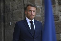 Възможен ли е импийчмънт на Макрон след оставката на премиера на Франция?