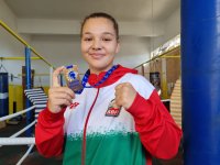Алейна Мехмед отстъпи в дебюта си на световно първенство по бокс