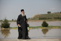 Почина отец Иван от Нови хан