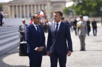 Кой е Себастиан Льокорню - новият премиер на Франция?
