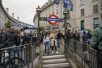 От лондонското метро предупредиха пътниците да проверяват за движението на влаковете