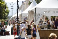 Над 150 издателства участват в "Алея на книгата" (СНИМКИ)