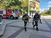Симулативна тренировка с евакуация и задържан "терорист" в Община Бургас