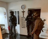 Акция на ГДБОП в Плевен: Иззети са злато, дрога и боеприпаси, задържани са петима