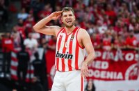 Олимпиакос е на финал за Суперкупата на Гърция, Везенков отново над всички