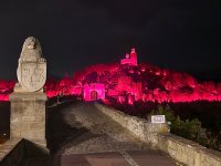 Крепостта "Царевец" светна в червено по случай Световния ден на сърцето