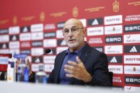 Луис де ла Фуенте: Играем за класиране на световното първенство, а ние говорим за Ханзи Флик