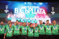 НА ЖИВО: Тържествената церемония на площад "Св. Александър Невски" по посрещането на сребърните медалисти