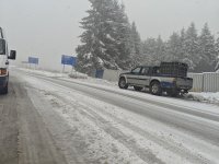 Затвориха “Петрохан” заради снегопочистване