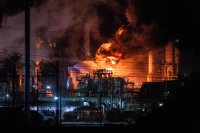 Огромен пожар избухна в рафинерия край Лос Анджелис (СНИМКИ)