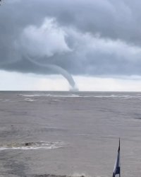 Смерч се образува в морето край Царево