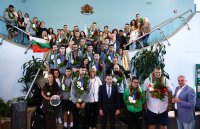 Историята се пише: Българските волейболисти и обичта на народа