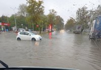 Наводнено кръстовище в район „Южен“ в Пловдив, участъкът е затворен