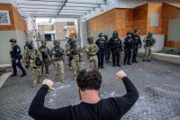 Тръмп изпраща националната гвардия в Орегон, съдия временно блокира решението