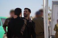 "Всички се връщате. Войната свърши": След 783 дни в плен вече са у дома последните 20 живи заложници на Хамас (ОБЗОР)