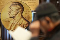 Трима учени спечелиха Нобеловата награда за икономика
