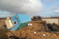 Трима изчезнали и десетки спасени след силни бури в Аляска