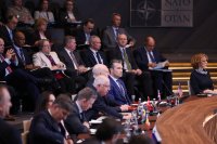 НАТО засилва защитата срещу дронове