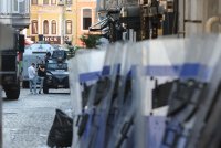 Избягал затворник уби двама души и рани други седем в Турция