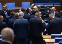 Безредици в пленарната зала: Председателят на парламента Наталия Киселова даде почивка