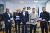 Иван Пешев награди медалистите от световното първенство по сумо