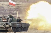 Полша започва нова военна програма - ще обучи над 400 000 през 2026 година