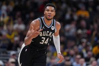 Янис спаси кожата на Милуоки срещу Индиана