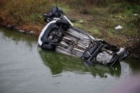 Автомобилът с мигранти, който катастрофира в Бургас, е направил опит да избегне лента с шипове