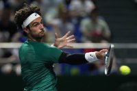 Музети е на две победи от дебют на Финалите на ATP