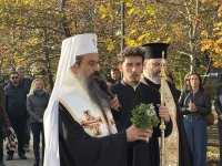 Патриарх Даниил отслужи водосвет за новия храм „Св. Пимен Зографски“ в столичния район „Изгрев“