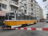 Трамвай блъсна 11-годишно момиче с колело на площад "Славейков"