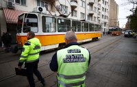 Трамвай блъсна 11-годишно момиче с колело на площад "Славейков"
