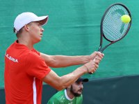 Нестеров продължава към четвъртфиналите на двойки в Манама