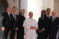 Наоми Кембъл се срещна с папа Лъв XIV във Ватикана