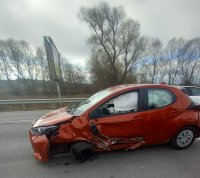 Катастрофа затруднява движението на главния път между Симитли и Банско