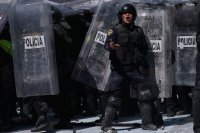 След показното убийство на кмет: Масови безредици на протест в Мексико