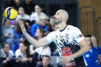 Матей Казийски и Цветан Соколов отбелязаха 33 точки при четвърти пореден успех на Халкбанк