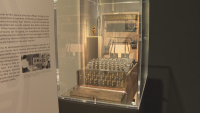 Копия на изчислителната машина на Блез Паскал и на шифровъчната "Енигма" на търг в Париж