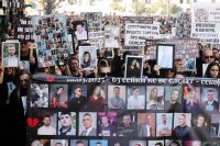 "Кой ще върне приятелите ни?": "Марш на ангелите" в Скопие след трагедията в Кочани