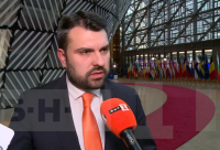 България спазва стриктно правилата за износ на оръжие, увери външният министър