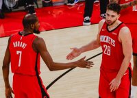 Атомното дуо на Хюстън разочарова Орландо (ВИДЕО)