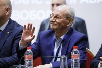 Четирима съпредседатели на АПС, Доган е почетен председател