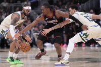 Тайрийз Макси изведе Филаделфия Севънтисиксърс до успех над Милуоки Бъкс